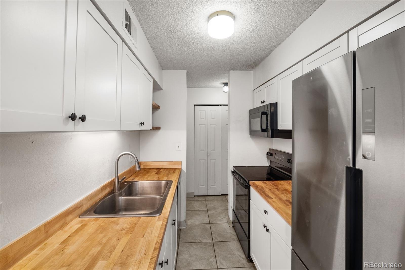 140 E Highline Cir #108, Centennial, CO 80122 photo