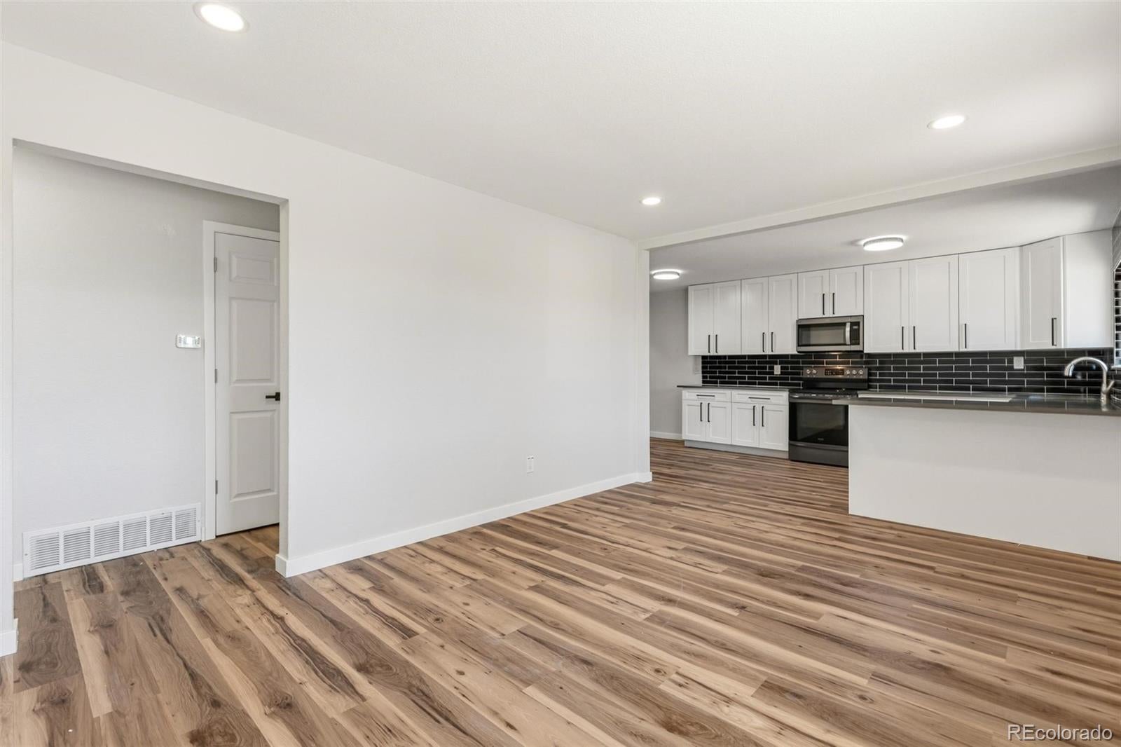 9241 Aspen Dr, Thornton, CO 80229 photo
