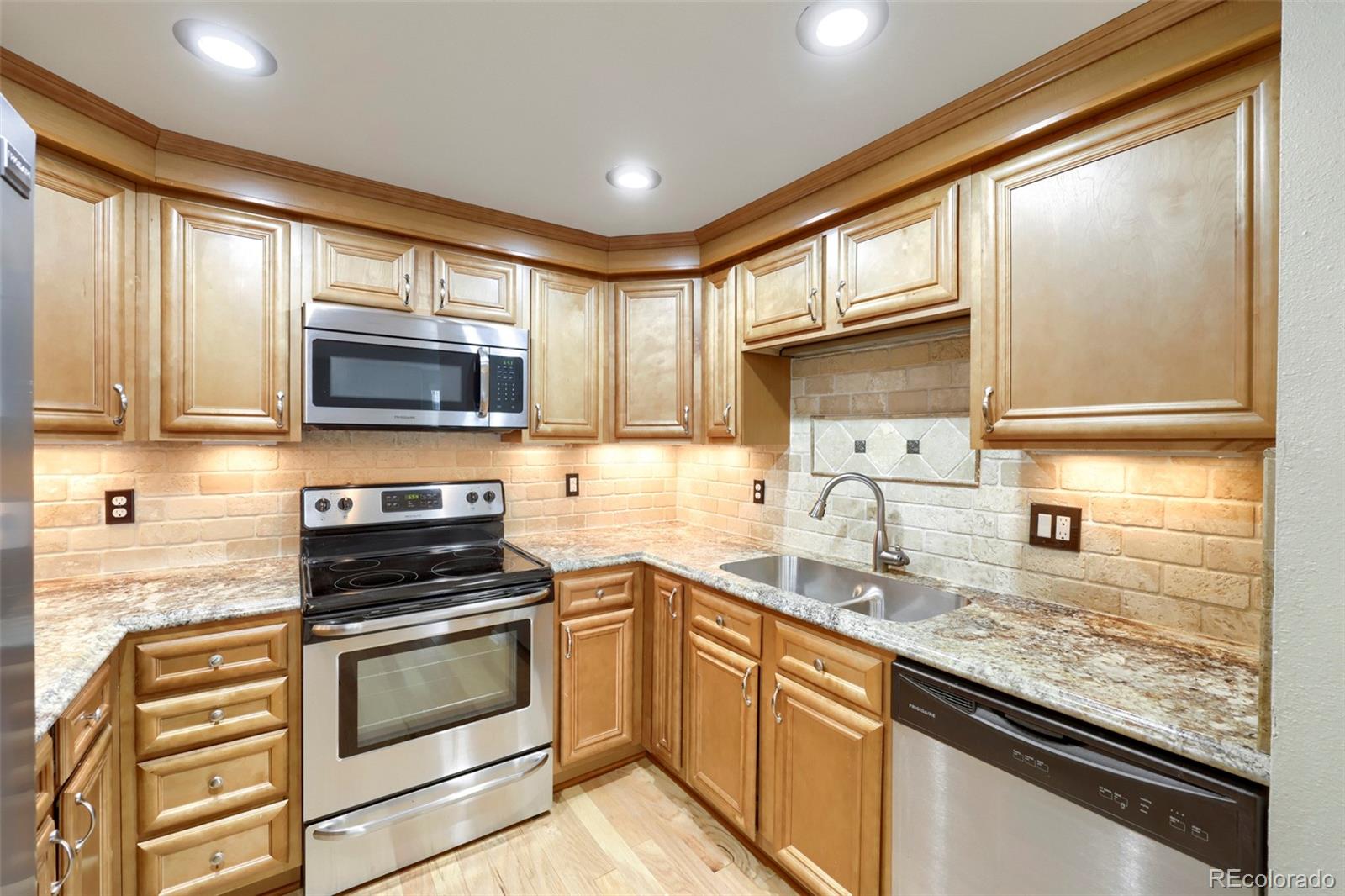 701 N Harlan St #27, Lakewood, CO 80214 photo