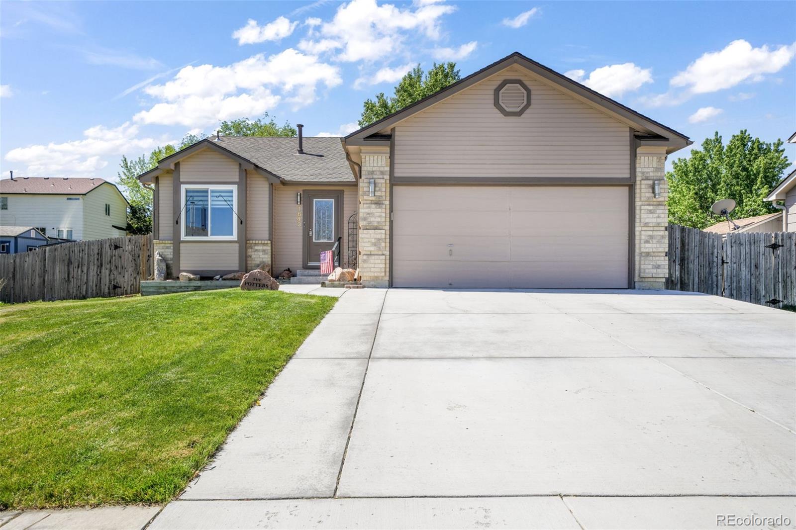 1643 Canoe Creek Dr, Colorado Springs, CO 80906