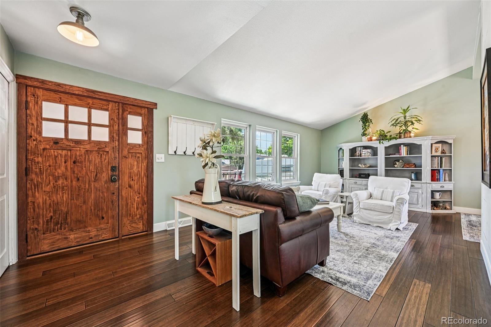 5873 W Maplewood Dr, Littleton, CO 80123 photo