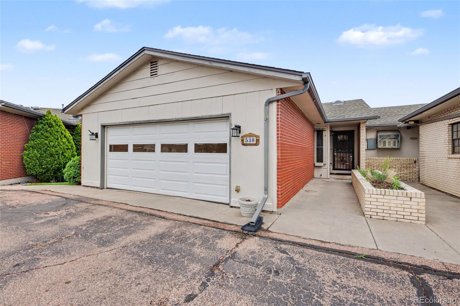538 Lakewood Cir, Colorado Springs, CO 80910 photo