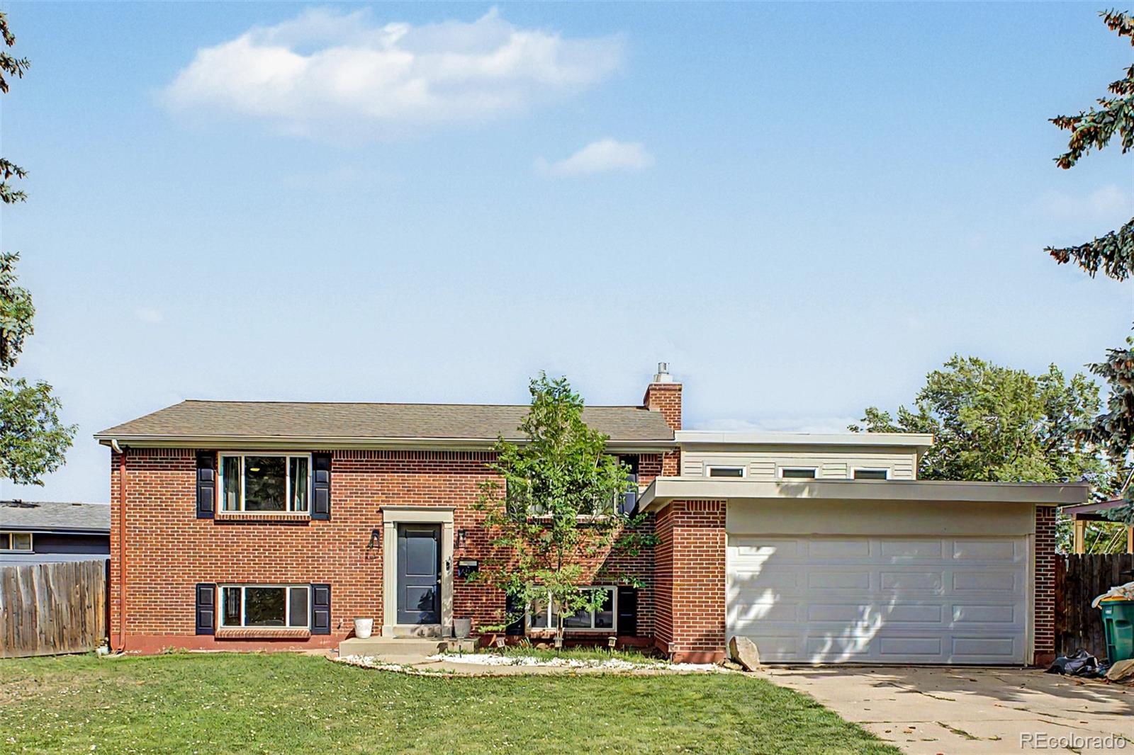 660 S Arbutus St, Lakewood, CO 80228 photo