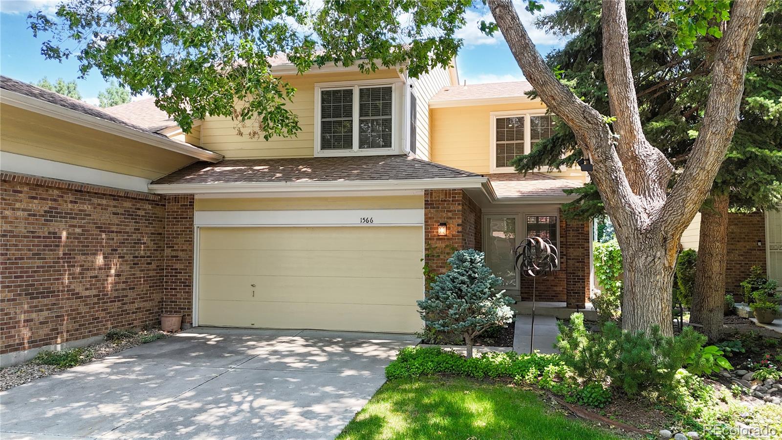 1566 S Trenton Ct, Denver, CO 80231 photo