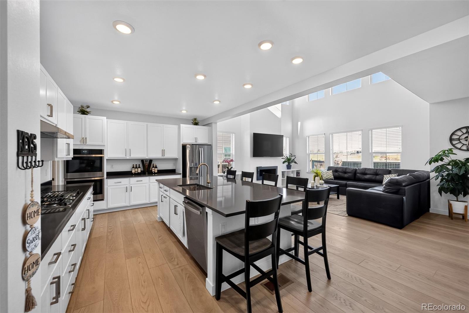 14831 Dahlia Way, Thornton, CO 80602 photo