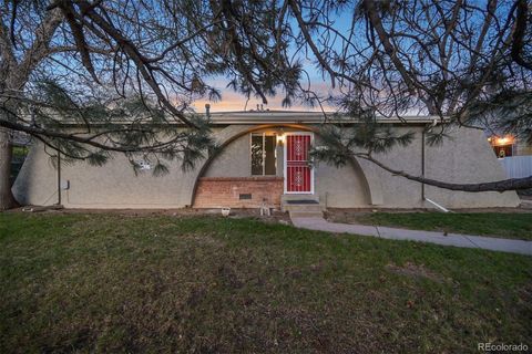 Condominium in Aurora CO 1280 Sable Boulevard.jpg