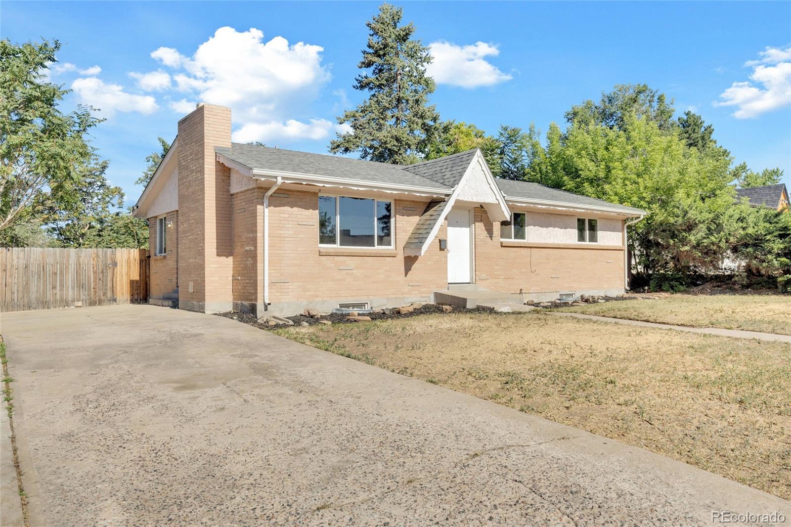 8701 Oakwood St, Westminster, CO 80031 photo