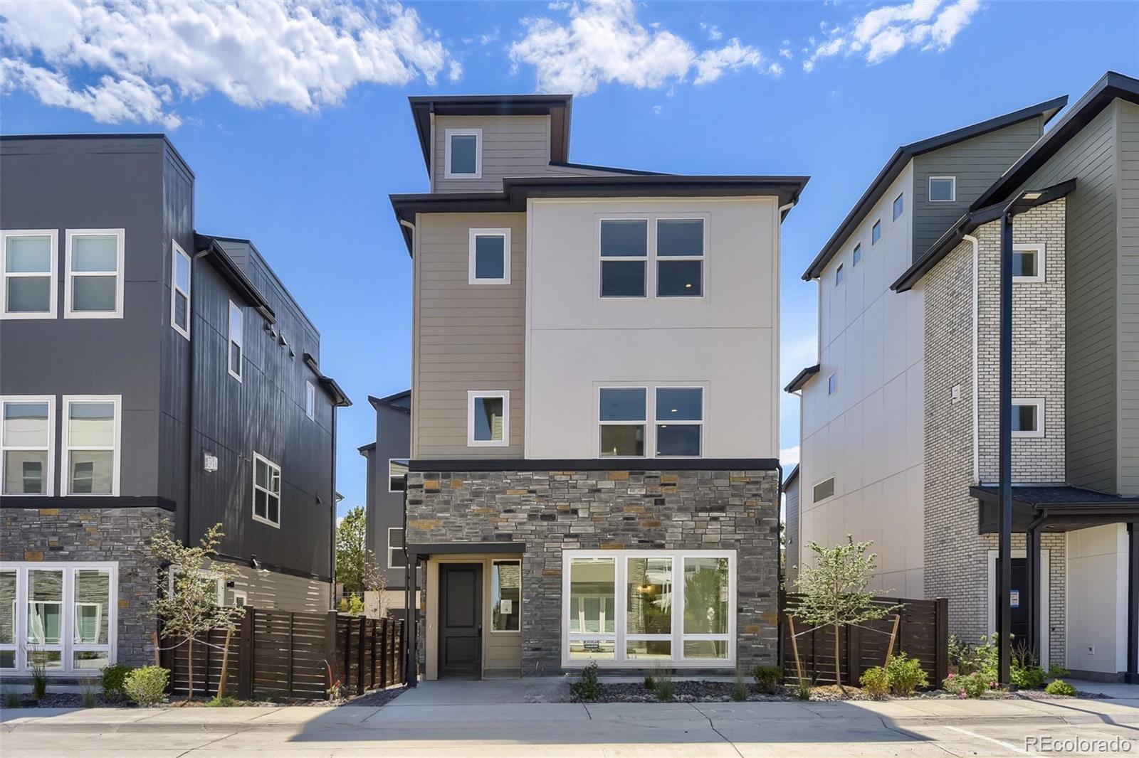 10978 Hinsdale Cir, Centennial, CO 80112
