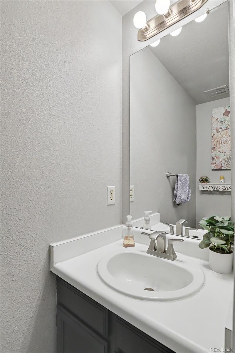 10102 W Dartmouth Ave, Lakewood, CO 80227 photo