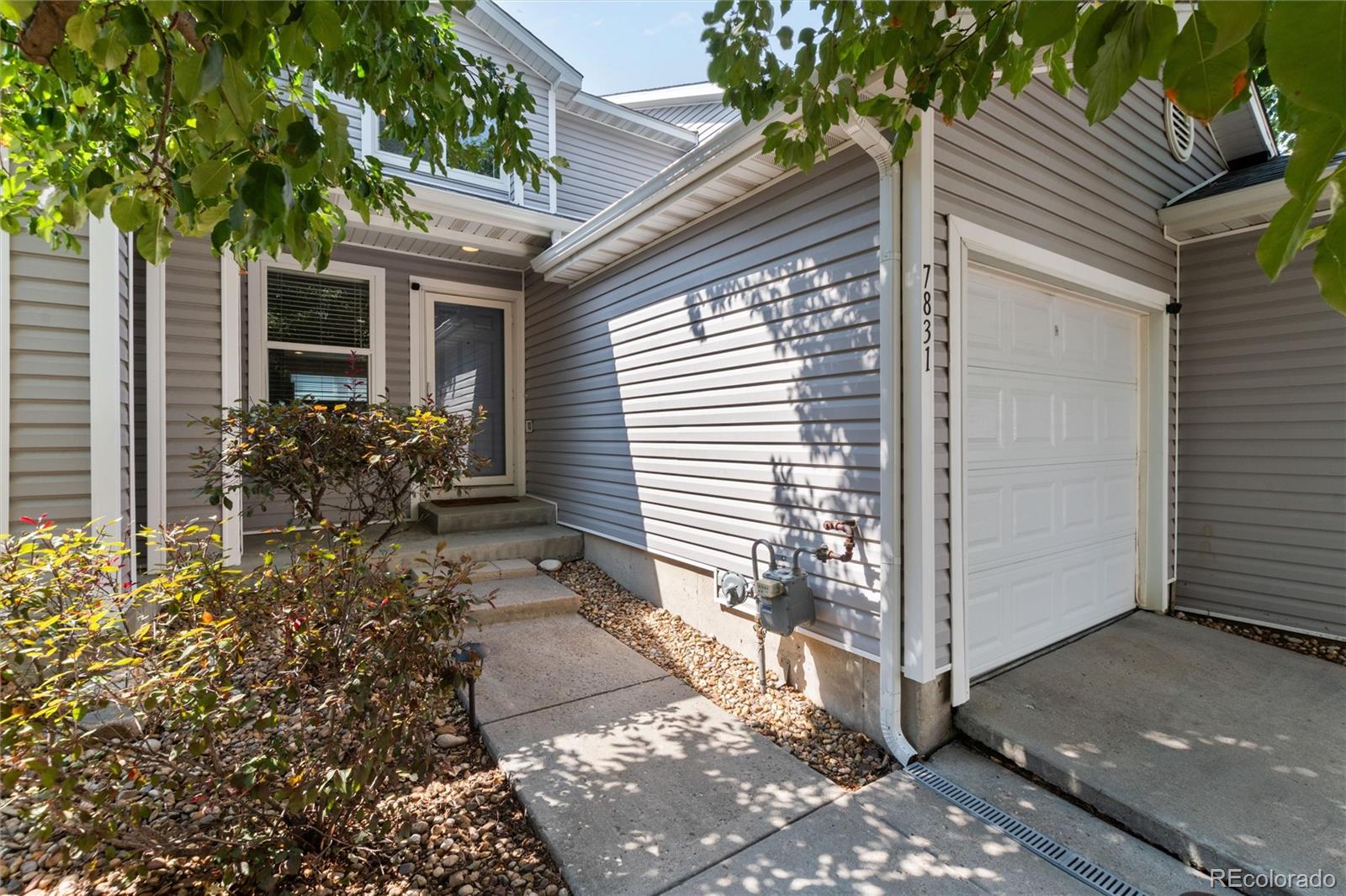 7831 S Kittredge Cir, Englewood, CO 80112 photo