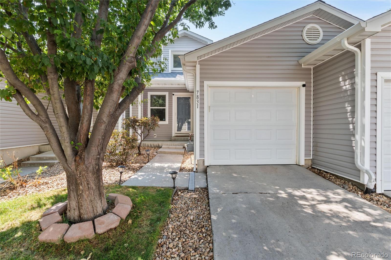 7831 S Kittredge Cir, Englewood, CO 80112 photo