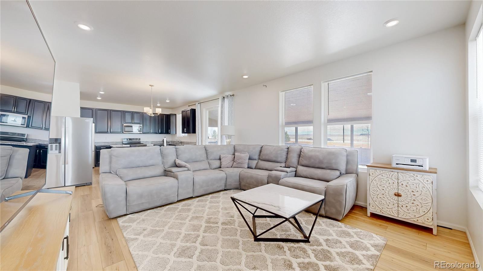 27584 E 6 Dr, Aurora, CO 80018 photo