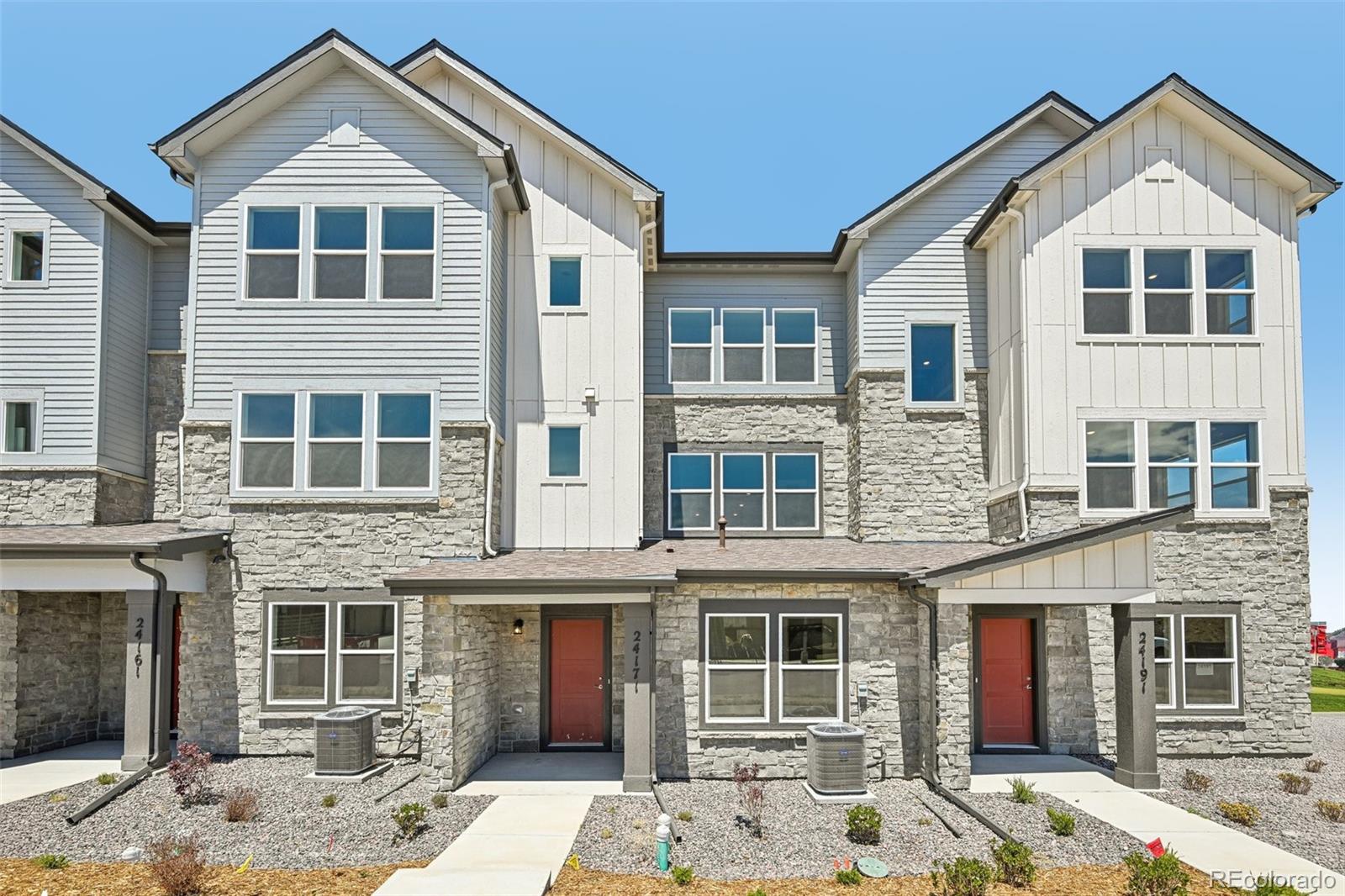 24121 54 Pl, Aurora, CO 80019