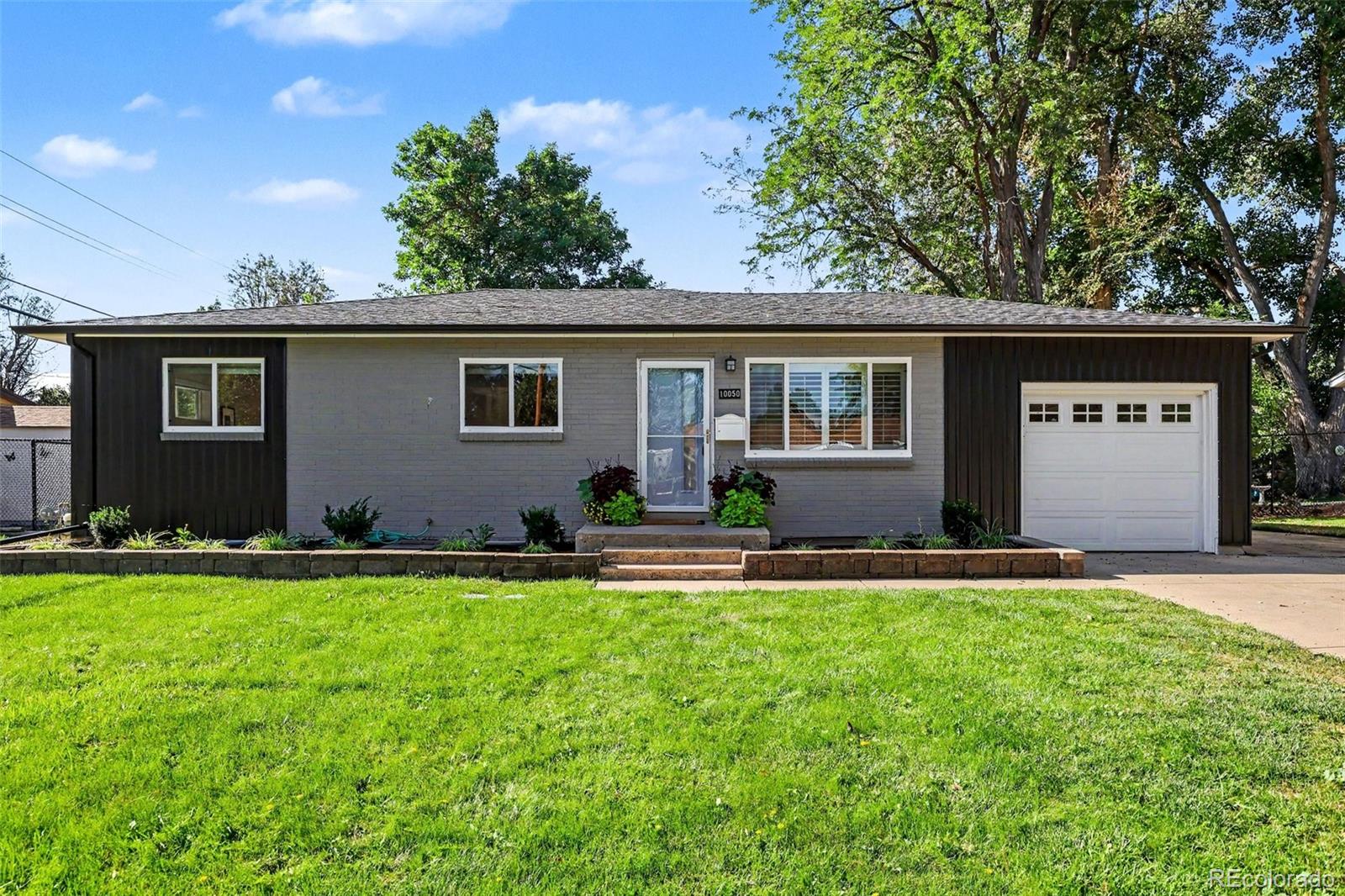 10050 64 Ave, Arvada, CO 80004