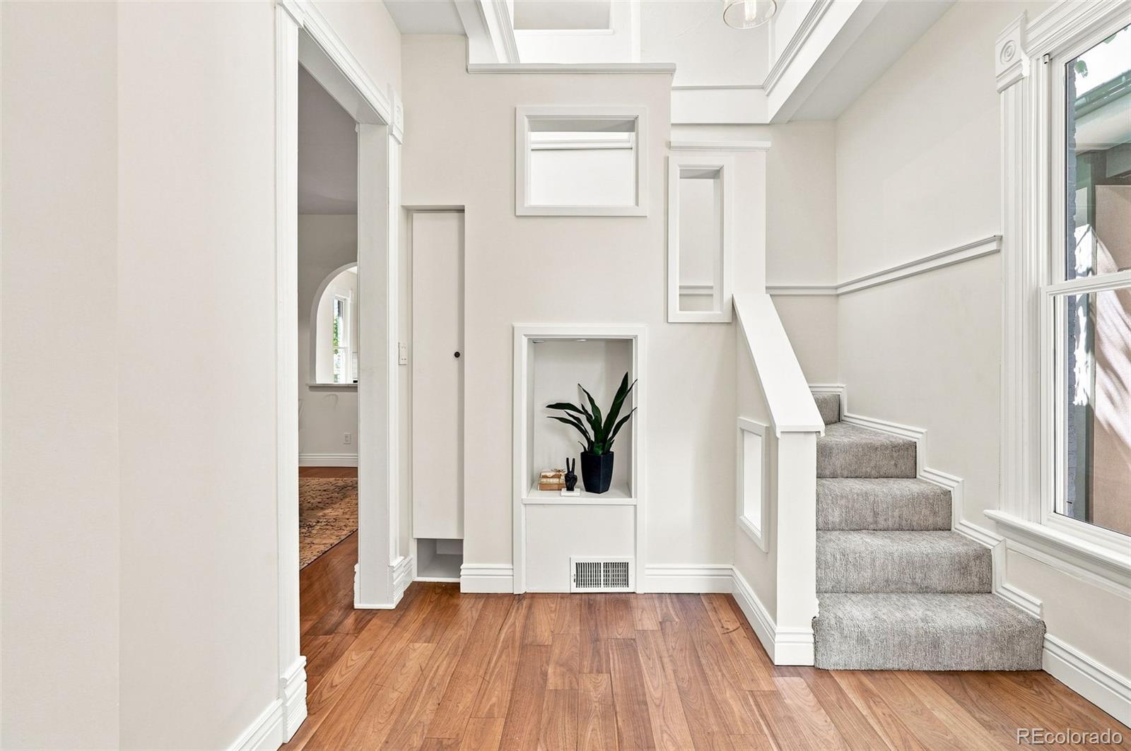 2045 N Emerson St, Denver, CO 80205 photo