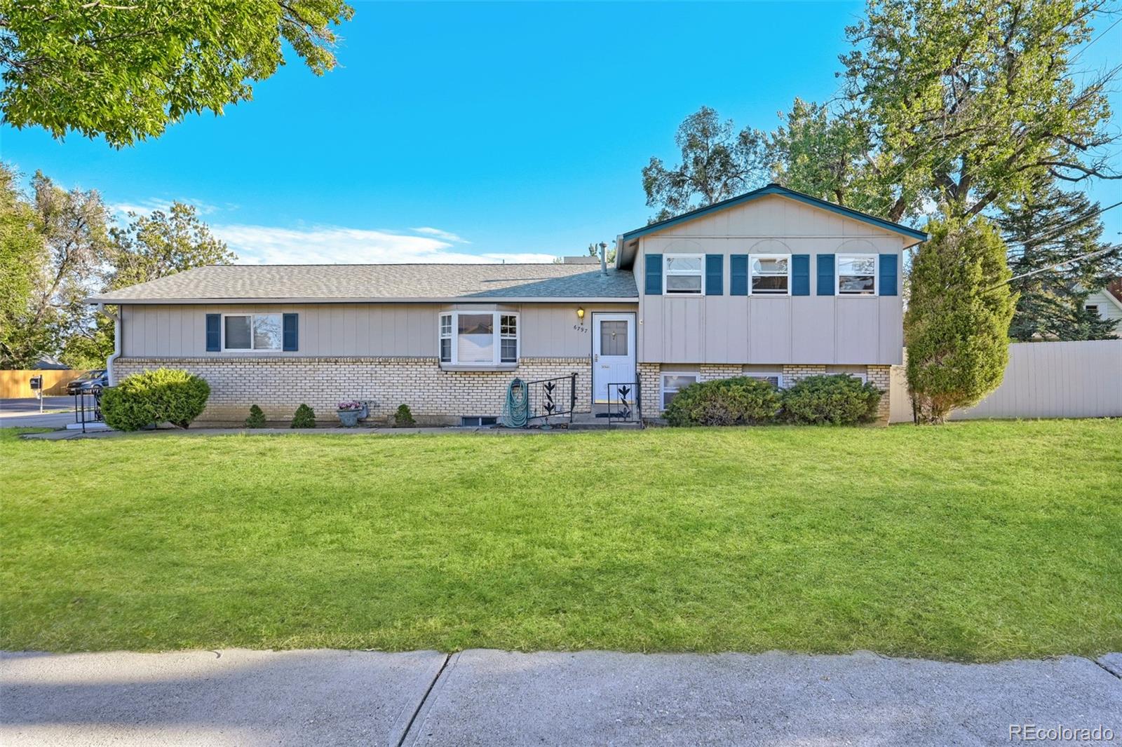 6797 Pierce St, Arvada, CO 80003 photo