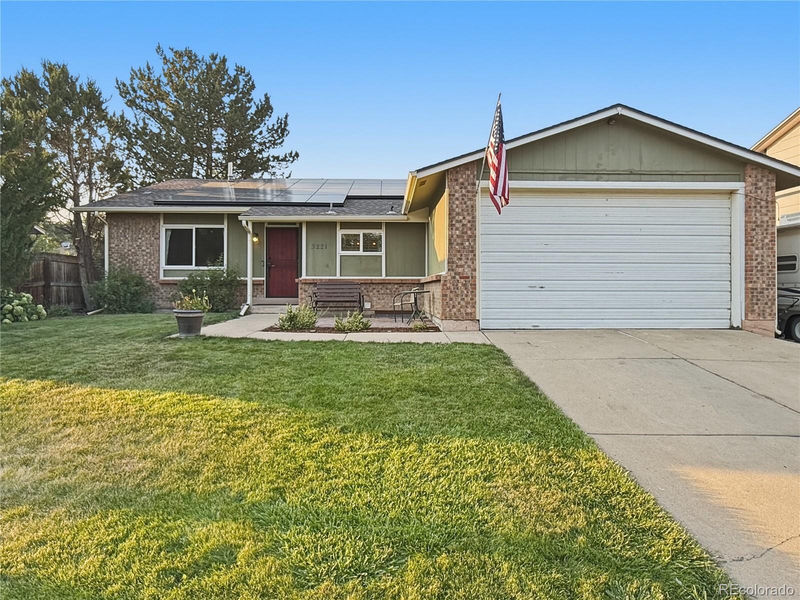 3221 Queen Ct, Broomfield, CO 80020 photo