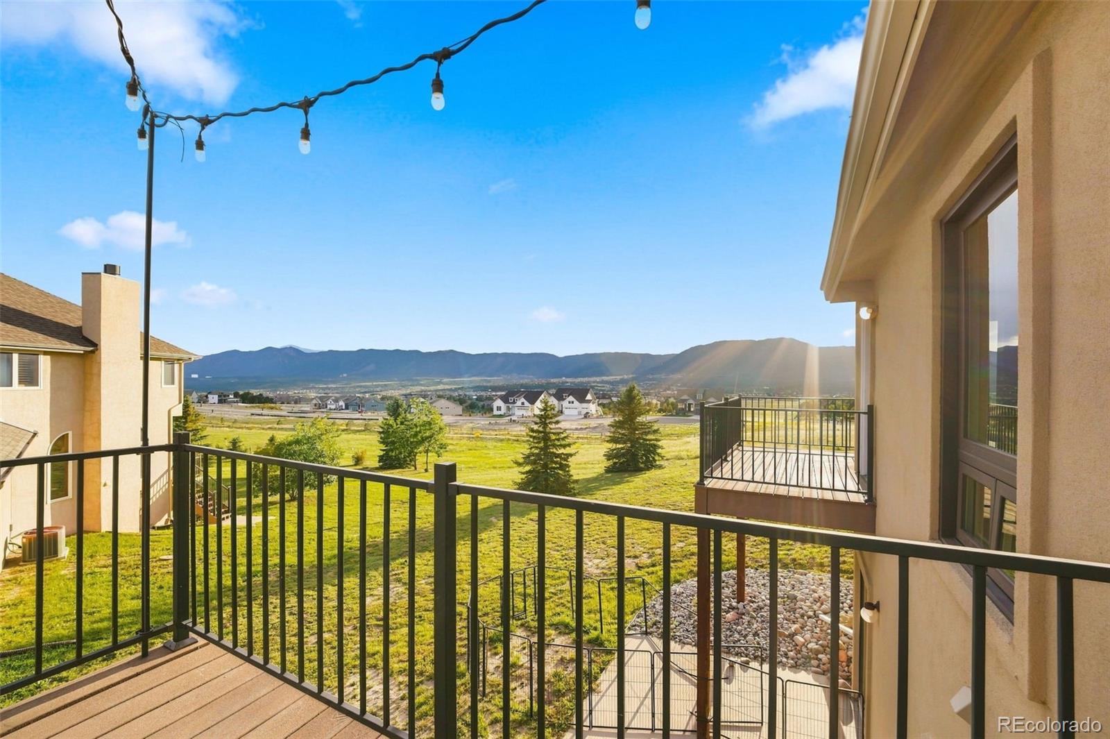 945 Caribou Dr, Monument, CO 80132 photo