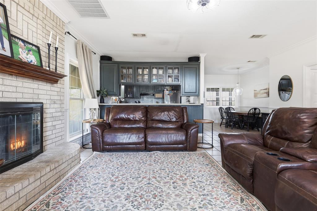 2116 Woodard Ave, Cleburne, TX 76033 photo