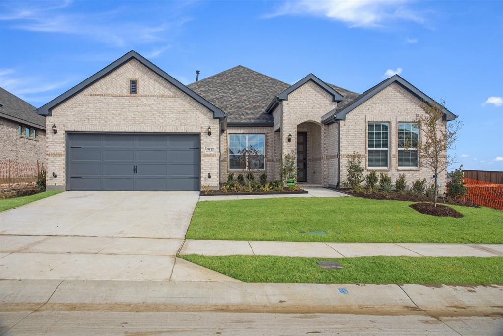 685 Red Maple Rd, Waxahachie, TX 75165