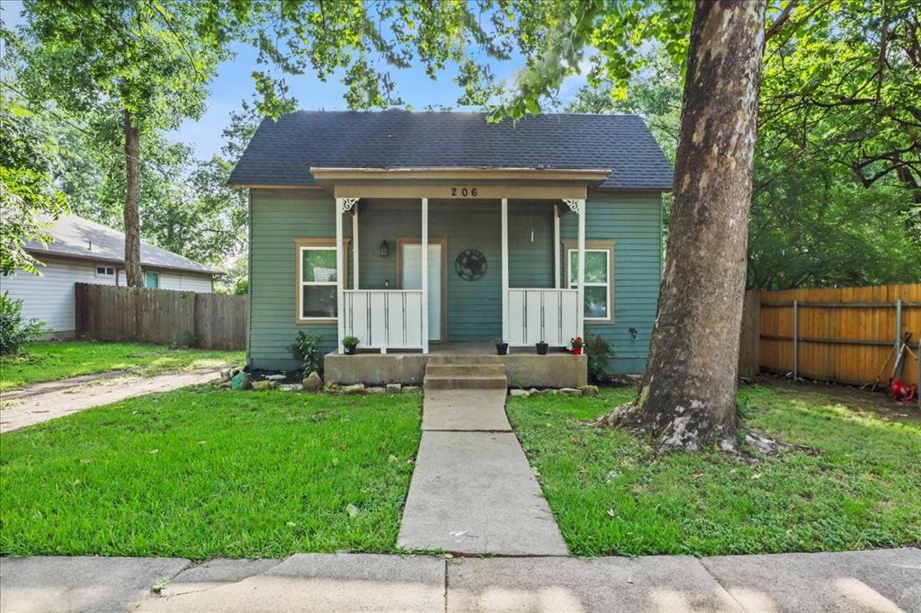 206 Wood St, Cleburne, TX 76033