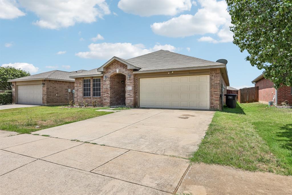 8832 Elk Creek Ln, Fort Worth, TX 76123 photo