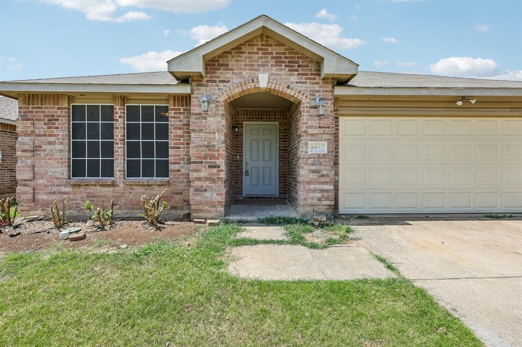8832 Elk Creek Ln, Fort Worth, TX 76123 photo