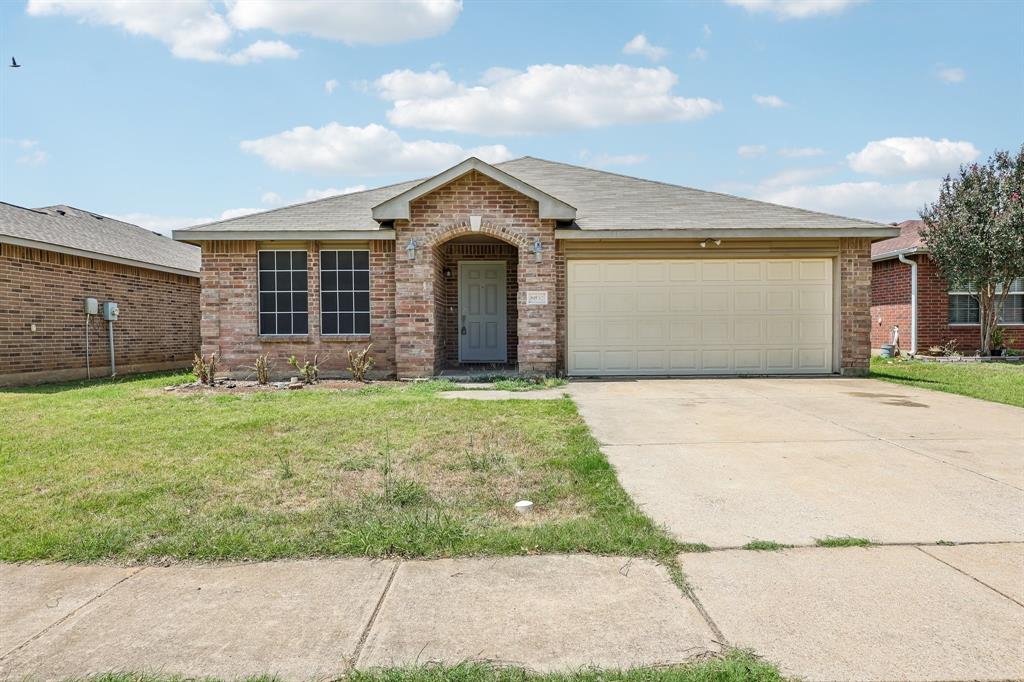 8832 Elk Creek Ln, Fort Worth, TX 76123
