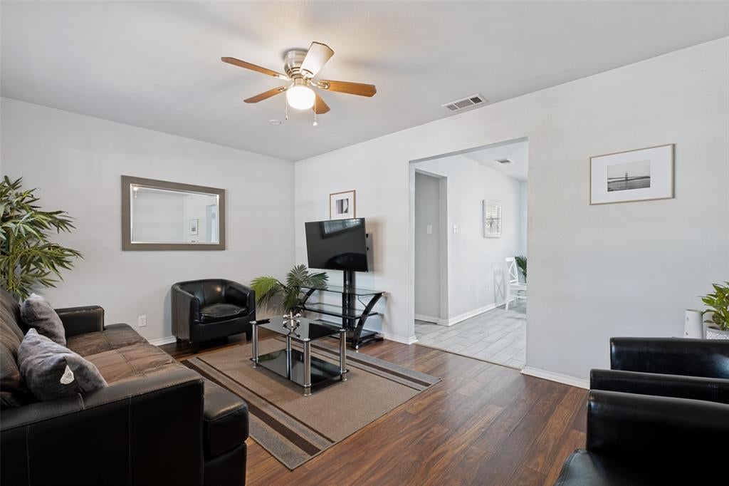 6810 Marla Dr, Dallas, TX 75217 photo