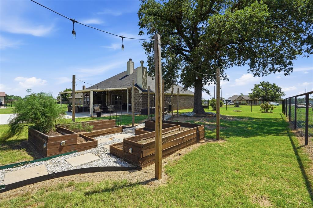 205 Lavender Ct, Springtown, TX 76082 photo