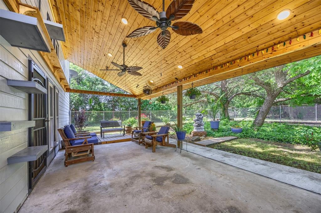 881 Wild Rd, Van Alstyne, TX 75495