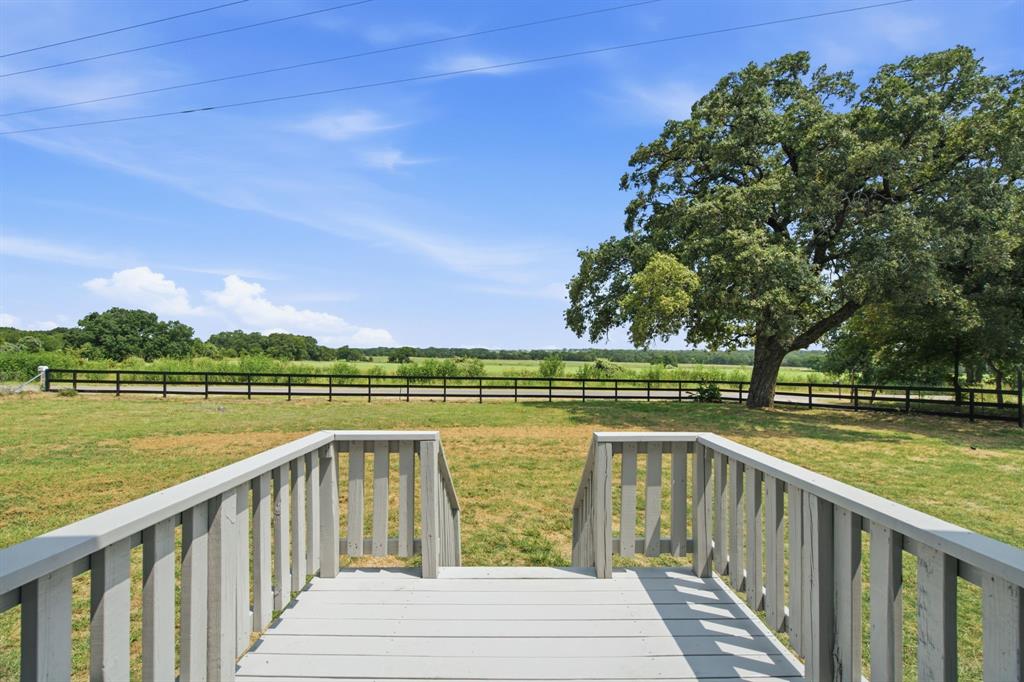 1040 Earp Rd, Springtown, TX 76082 photo