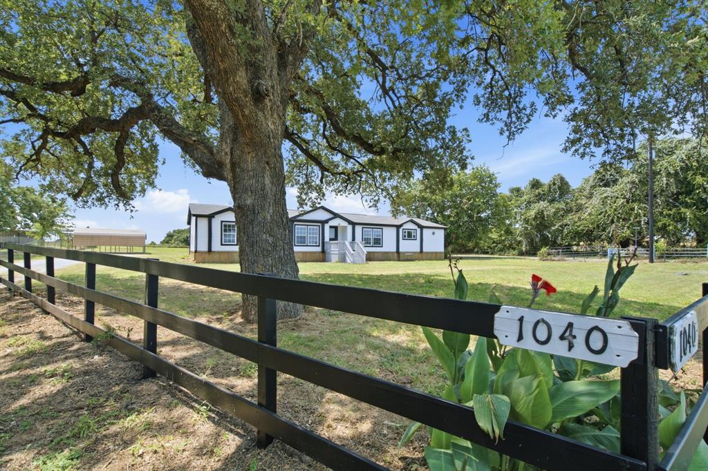 1040 Earp Rd, Springtown, TX 76082 photo