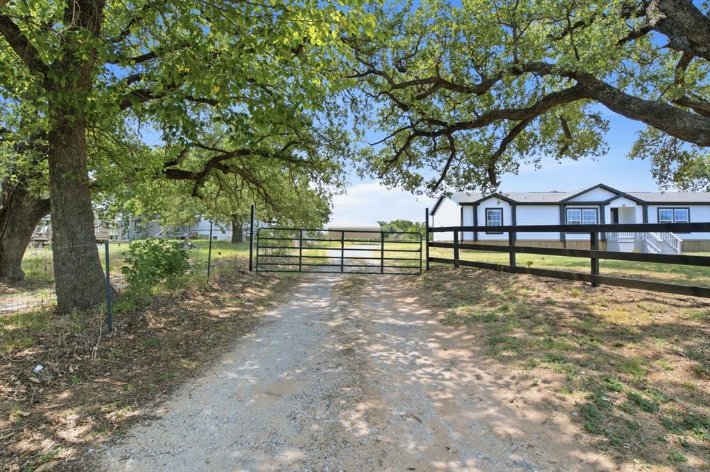 1040 Earp Rd, Springtown, TX 76082 photo