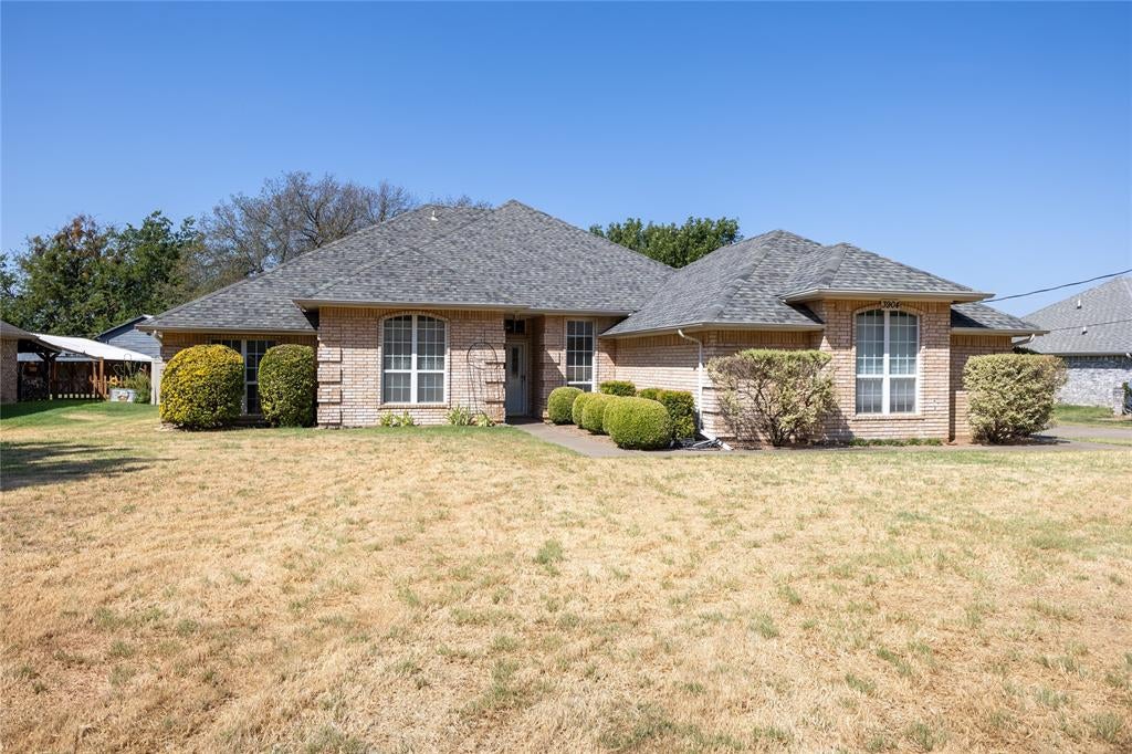 3904 Santa Cruz St, Granbury, TX 76049