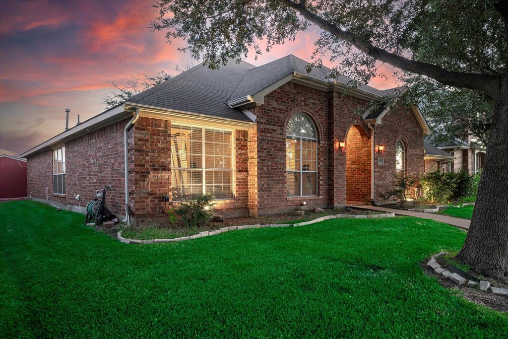 7906 Munich Dr, Rowlett, TX 75089