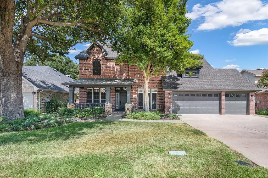 2710 Cobblestone Dr, Grapevine, TX 76051