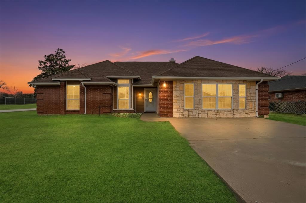 3917 Country Meadows Cir, Granbury, TX 76049 photo