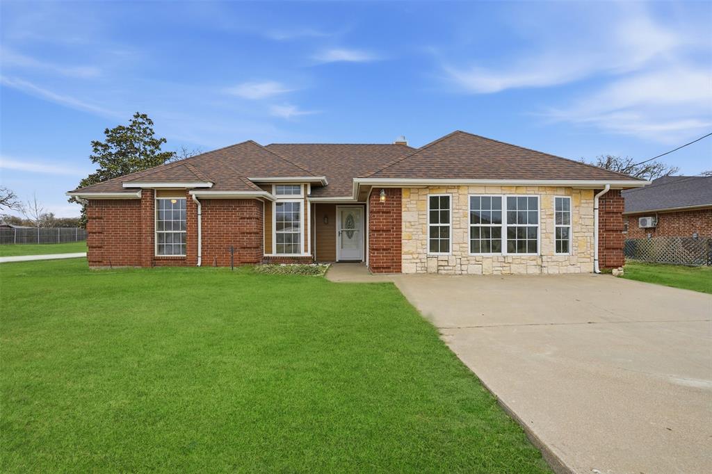 3917 Country Meadows Cir, Granbury, TX 76049 photo