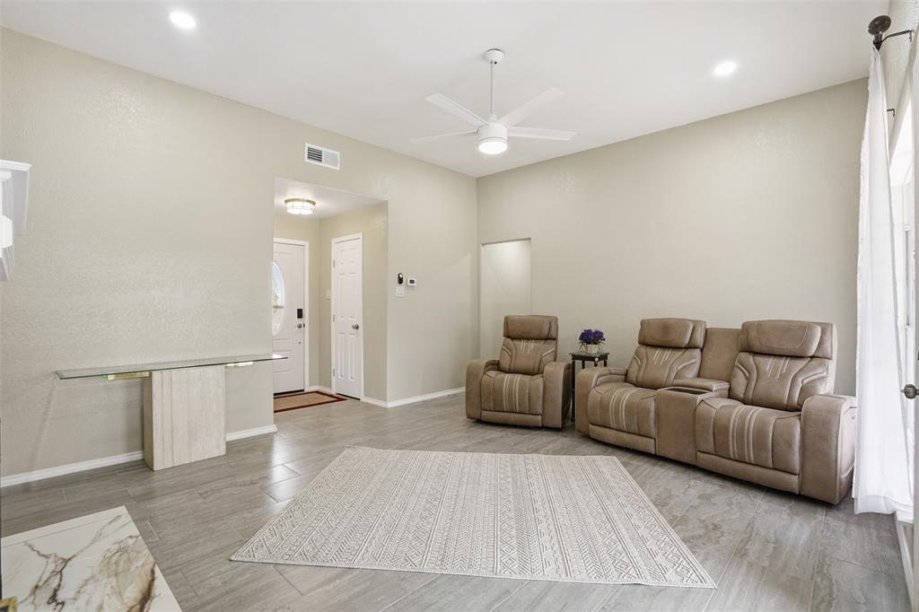 3917 Country Meadows Cir, Granbury, TX 76049 photo