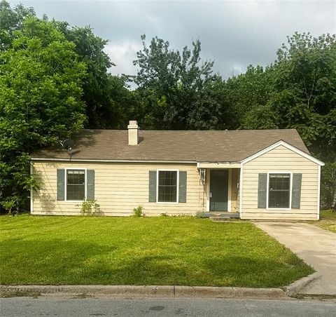 Single Family Residence in Sherman TX 1706 N Ricketts Street.jpg