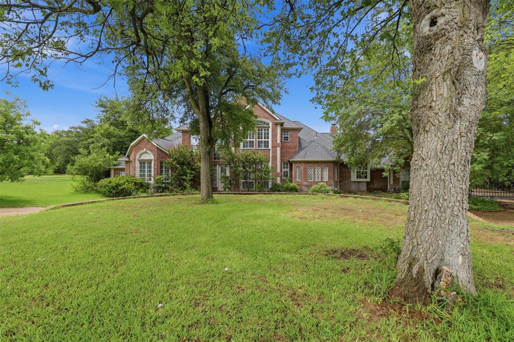 351 Cattlebaron Parc Dr, Fort Worth, TX 76108