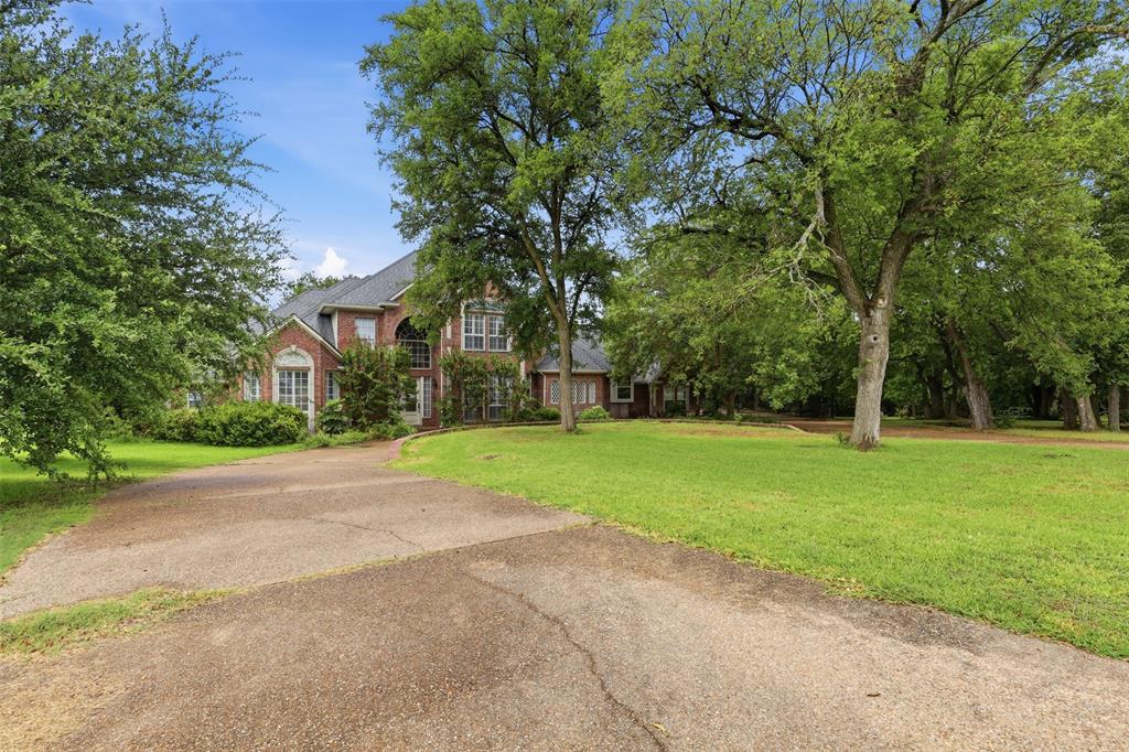 351 Cattlebaron Parc Dr, Fort Worth, TX 76108 photo