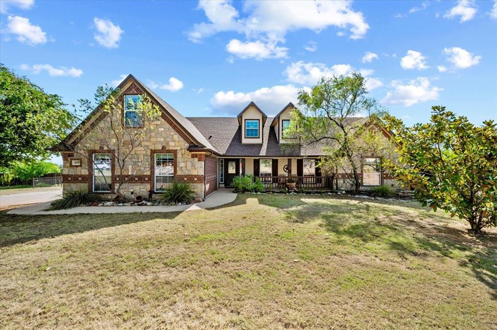 104 Caballos Ln, Springtown, TX 76082