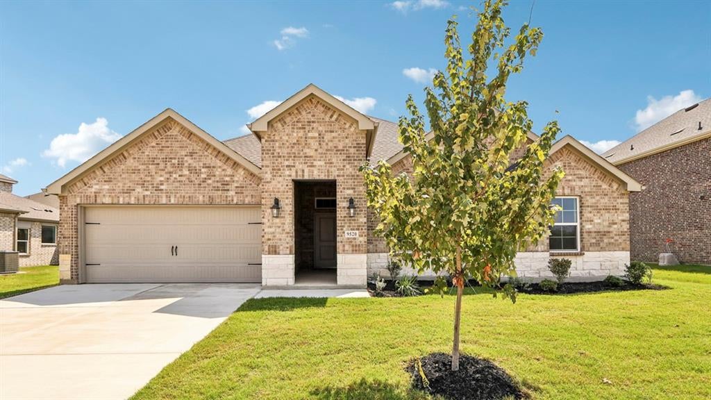 9520 Bently Blvd, Aubrey, TX 76227