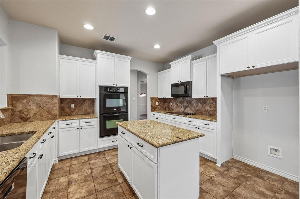5929 Clipper Ln, Fort Worth, TX 76179 photo