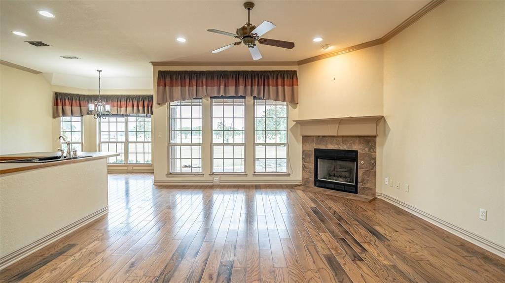 2300 E Emerald Bend Ct, Granbury, TX 76049 photo