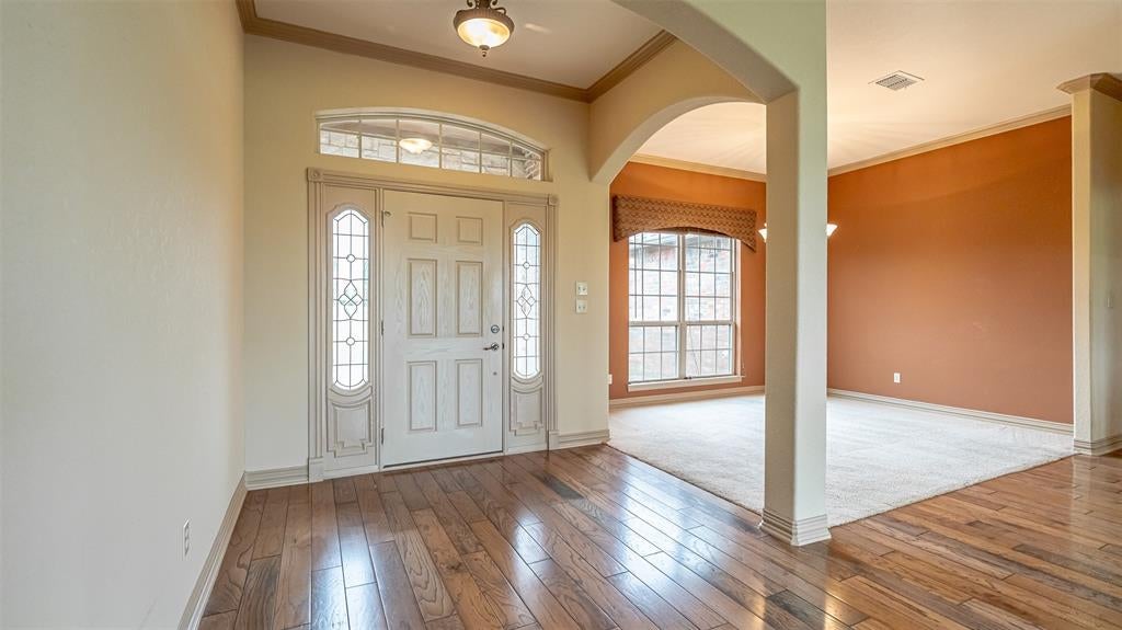 2300 E Emerald Bend Ct, Granbury, TX 76049 photo