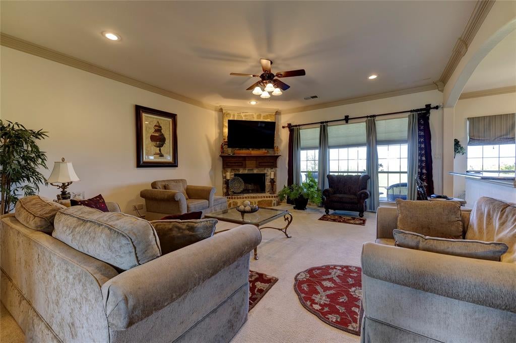 2722 W Alamosa Dr, Terrell, TX 75160 photo