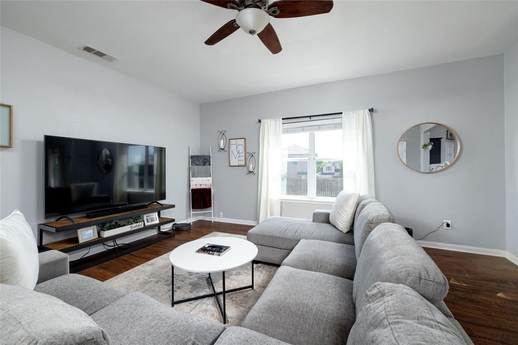 113 Dodge City Ct, Newark, TX 76071 photo